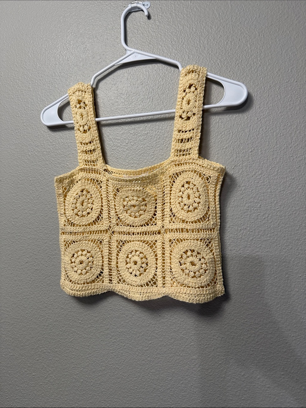 Tilly’s Full Tilt Crochet Granny Square Camisole Top